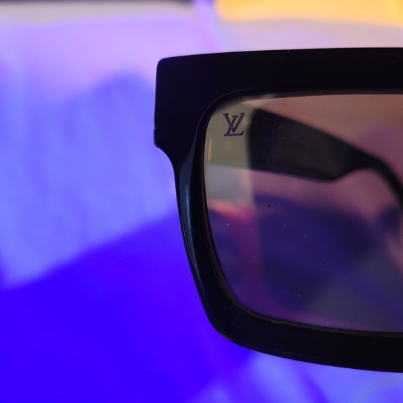 Louis Vuitton glasses - Picture 8 of 9